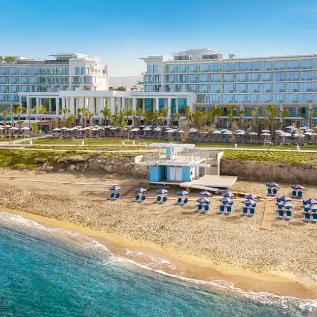 Amavi Paphos Adults Only, Aussenansicht vom Meer her