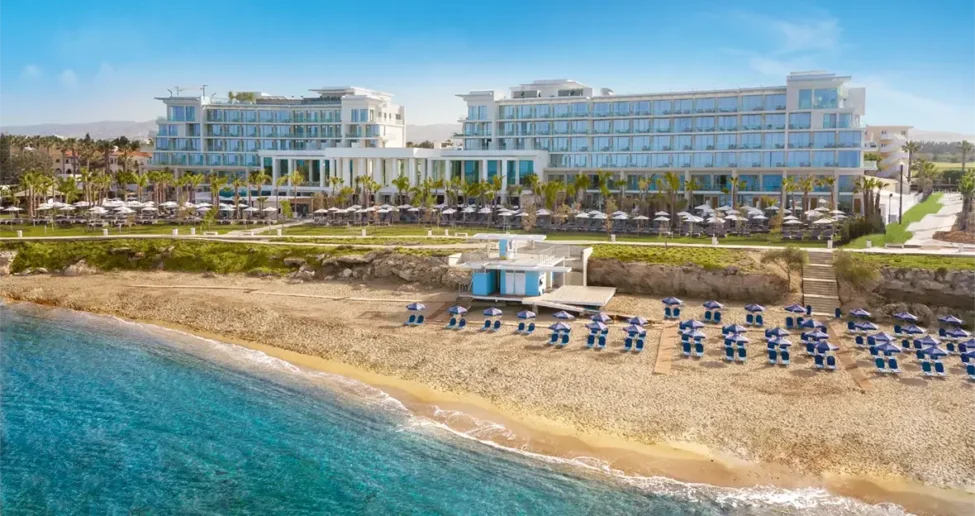 Amavi Paphos Adults Only, Aussenansicht vom Meer her