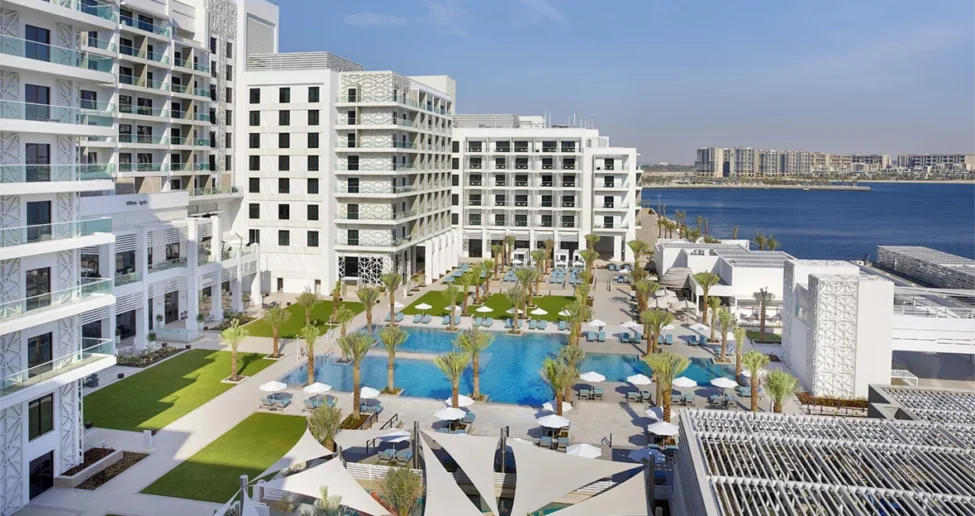 Hilton Yas Island Swimming Pool